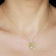 Load image into Gallery viewer, Lucky cat snow globe diamond charm