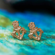 Load image into Gallery viewer, flower anchor diamond studs
